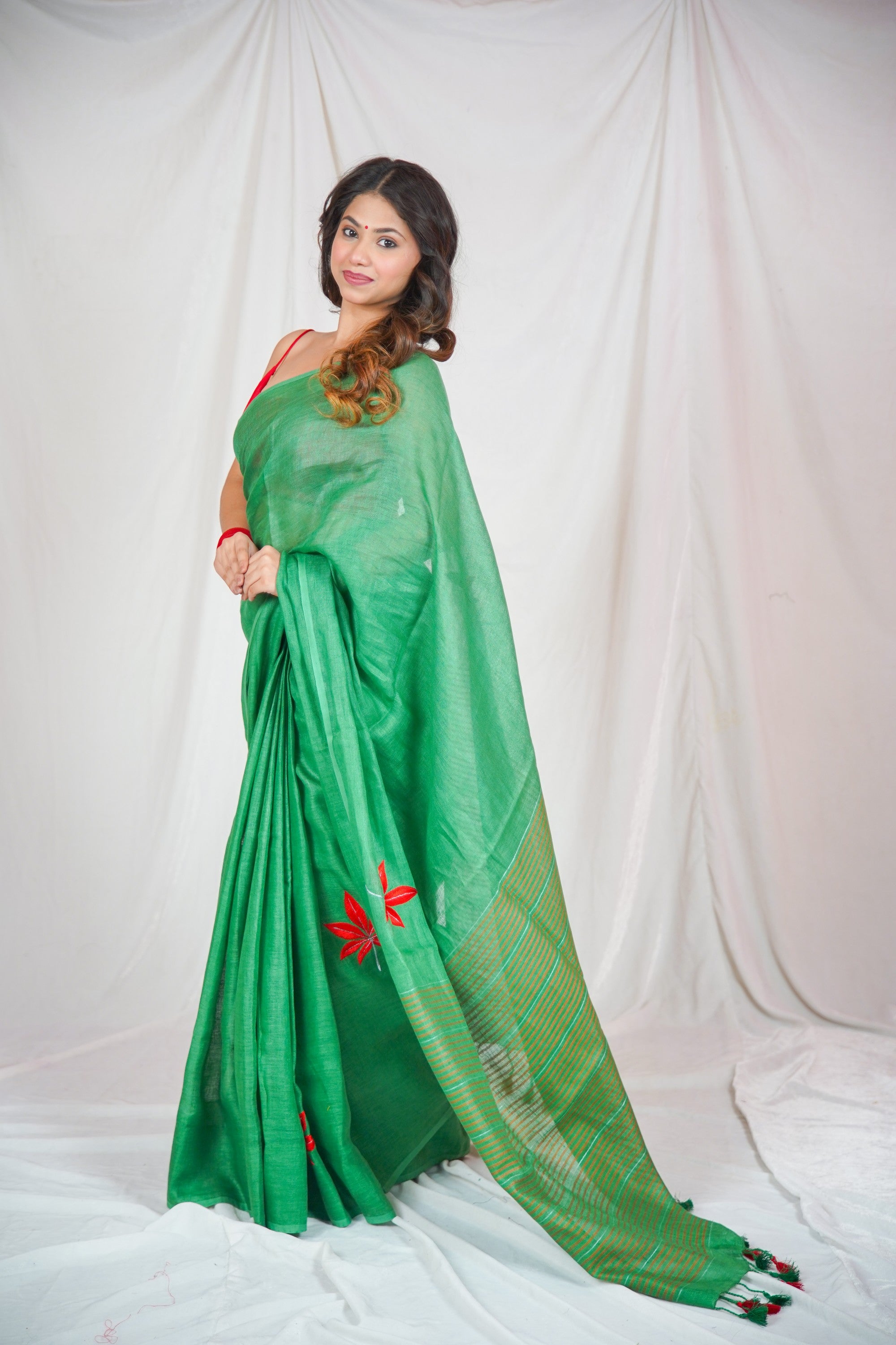 Verdant Leaf - Green Linen Saree