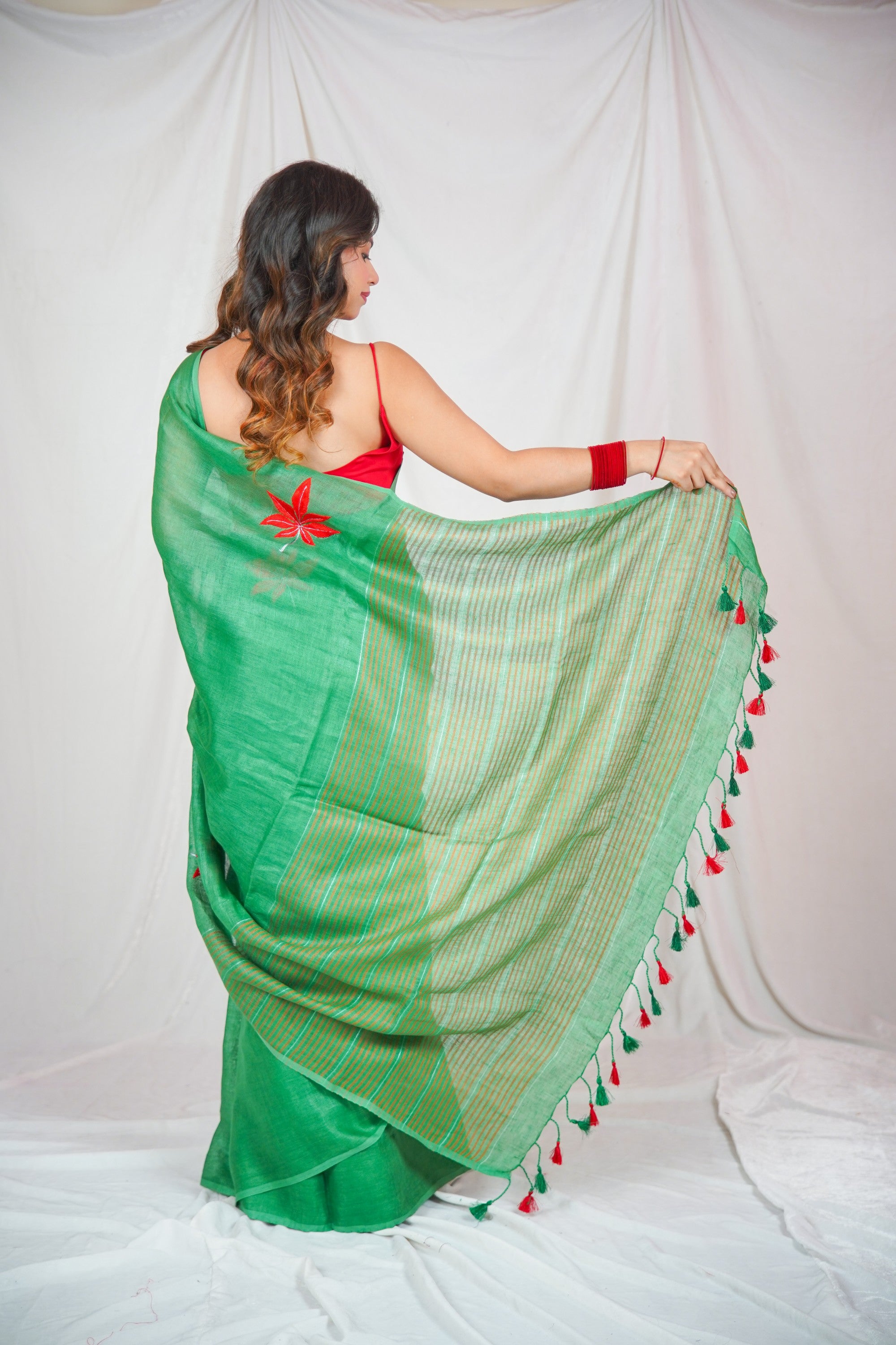 Verdant Leaf - Green Linen Saree