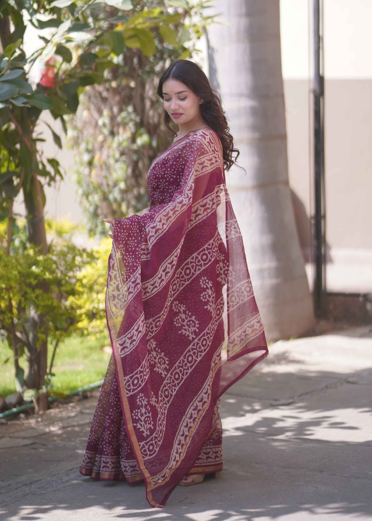 Gulbuta- Floral Kota Doria Saree