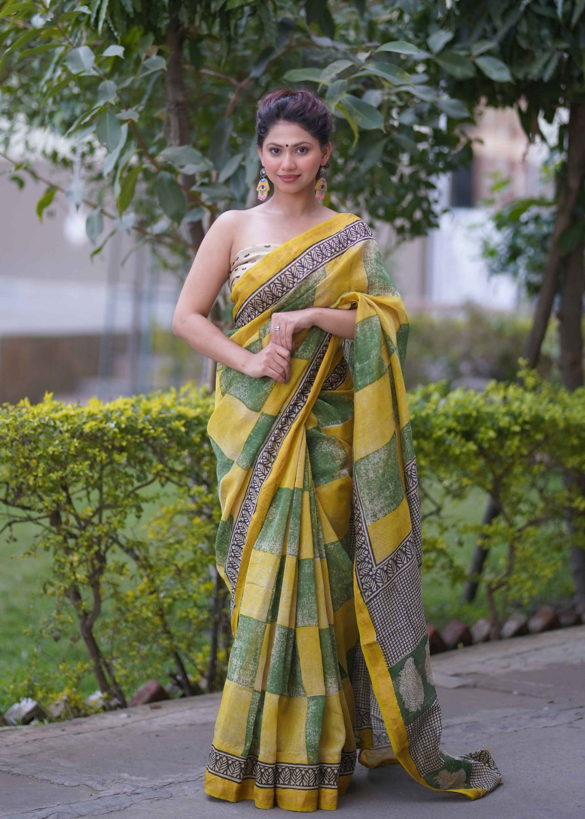 Kanakjaal- Yellow Checks Maheshwari Saree