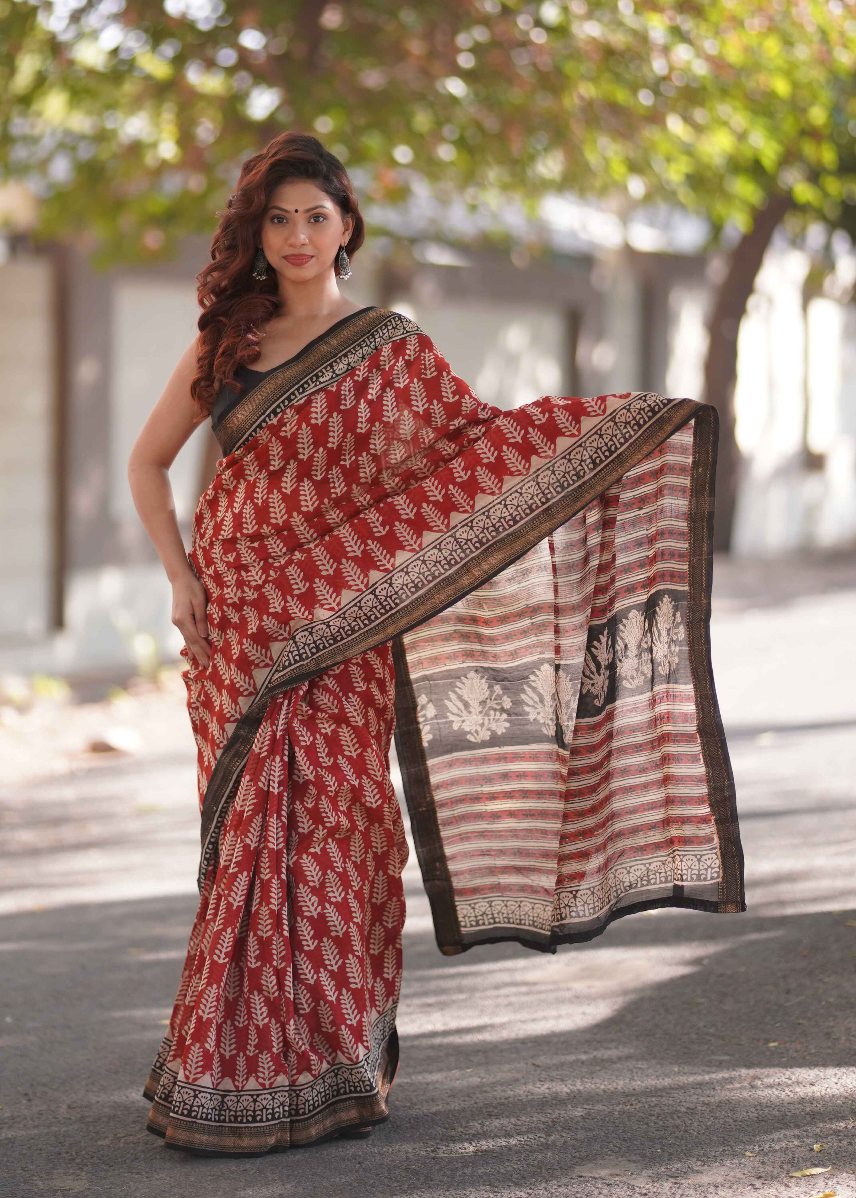 Gulchandni- Red Maheshwari Silk Saree