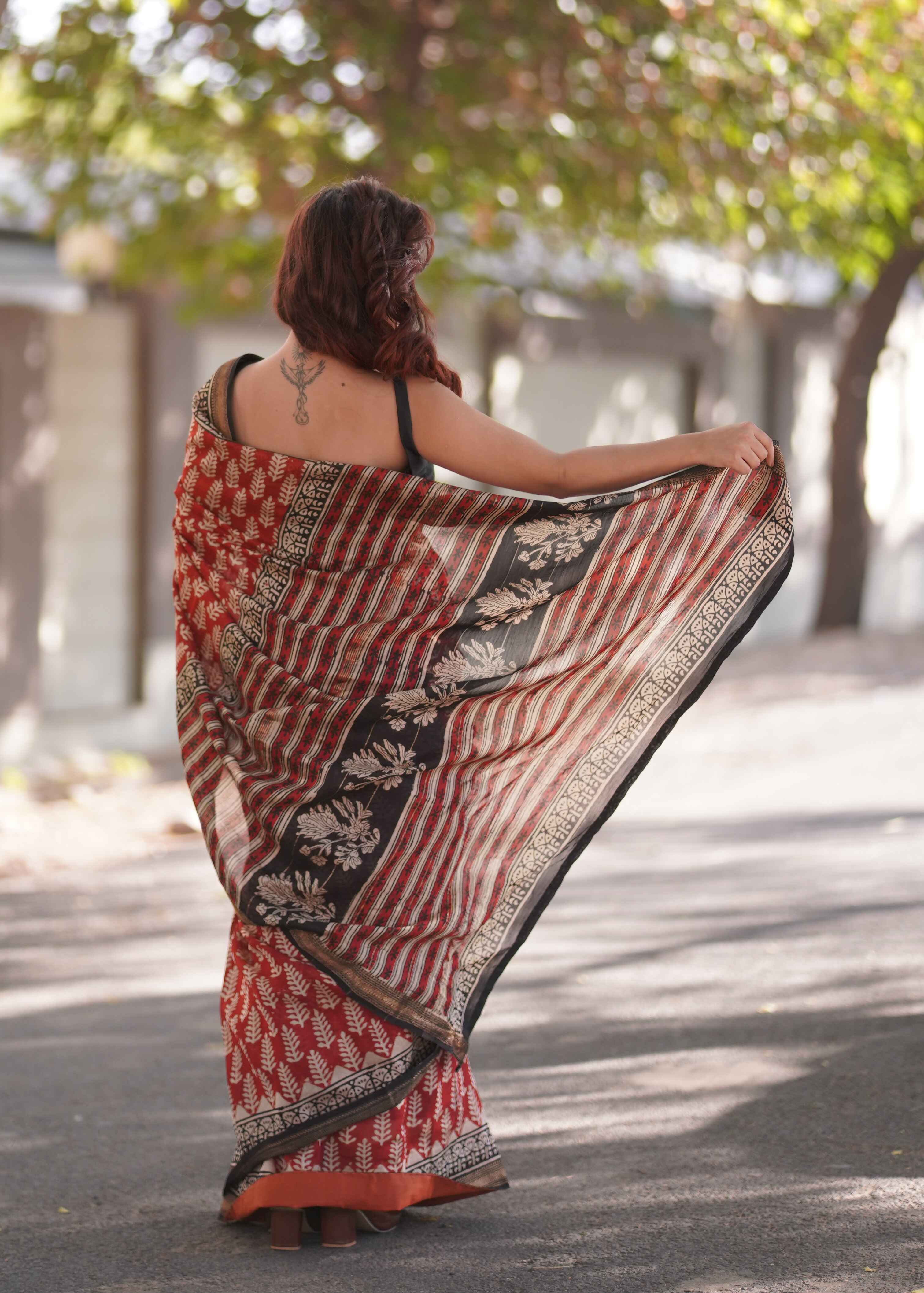 Gulchandni- Red Maheshwari Silk Saree