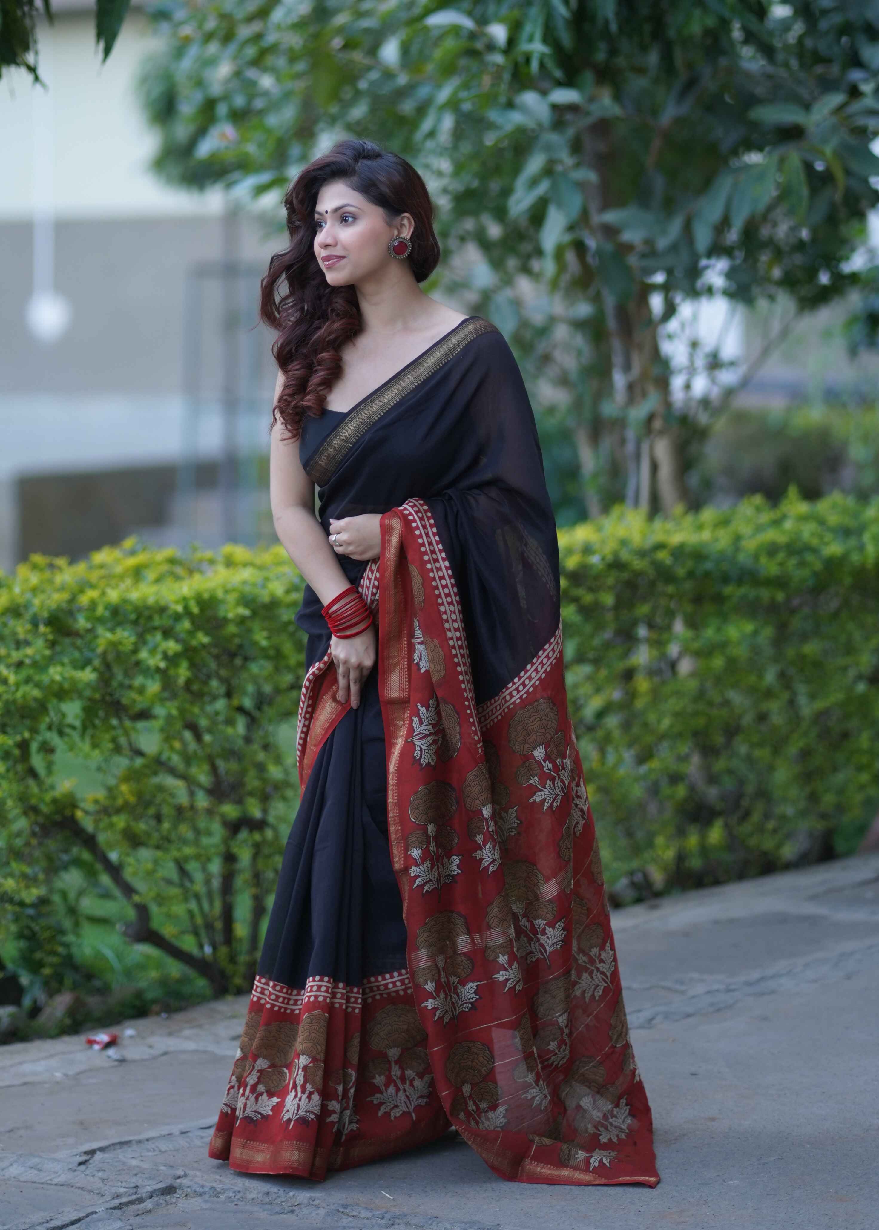 Kamalika- Black Maheshwari Silk Saree