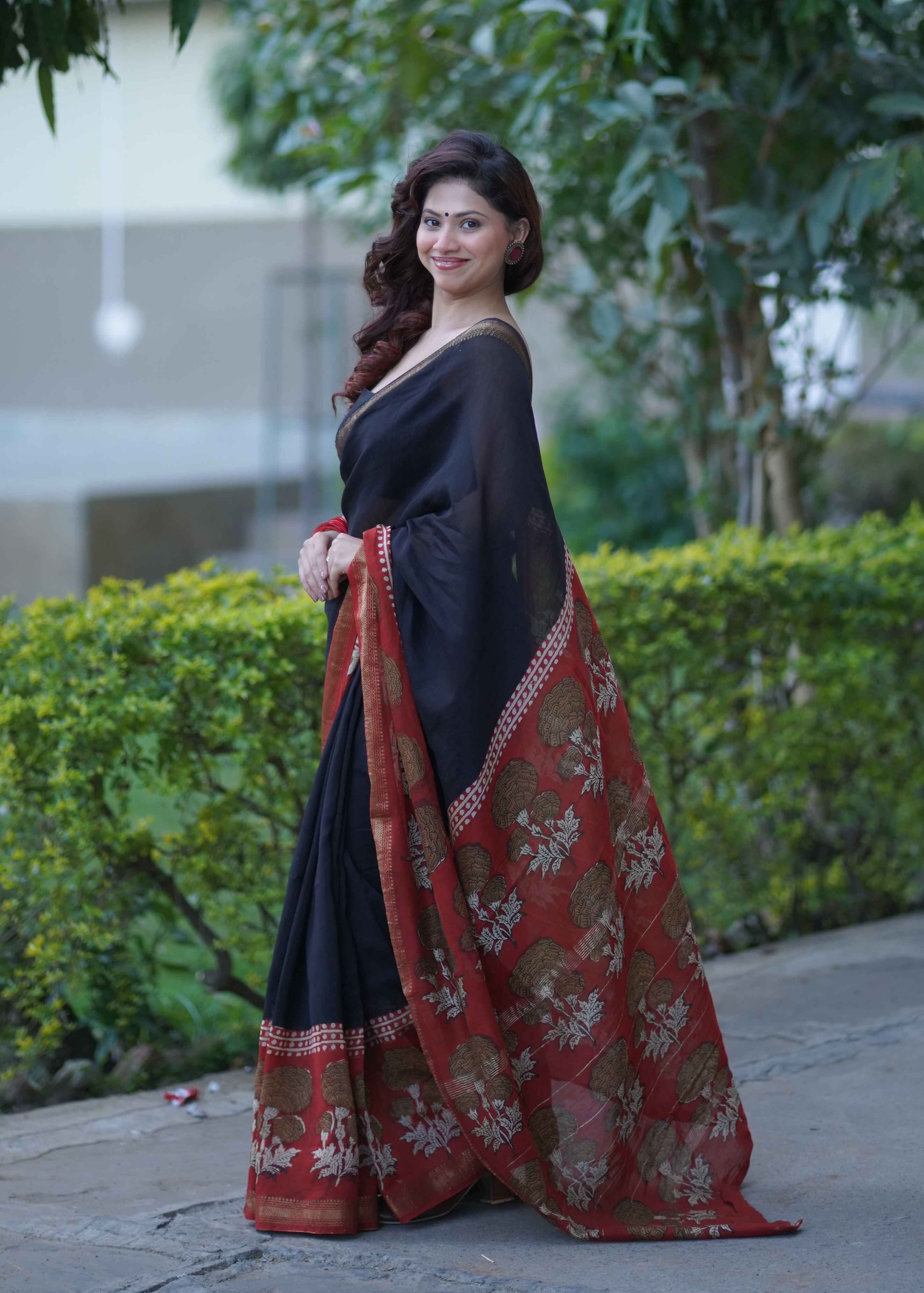 Kamalika- Black Maheshwari Silk Saree