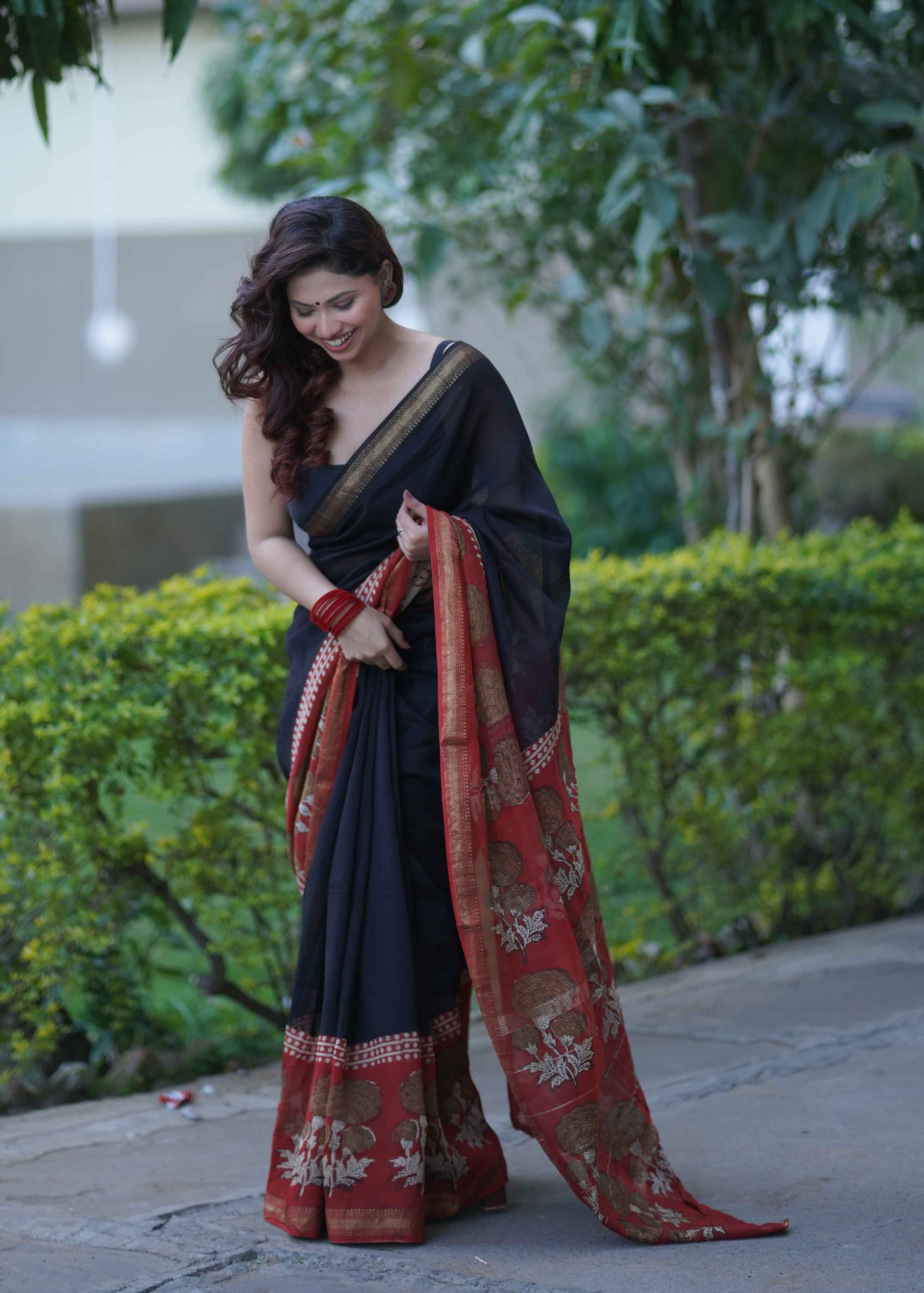 Kamalika- Black Maheshwari Silk Saree