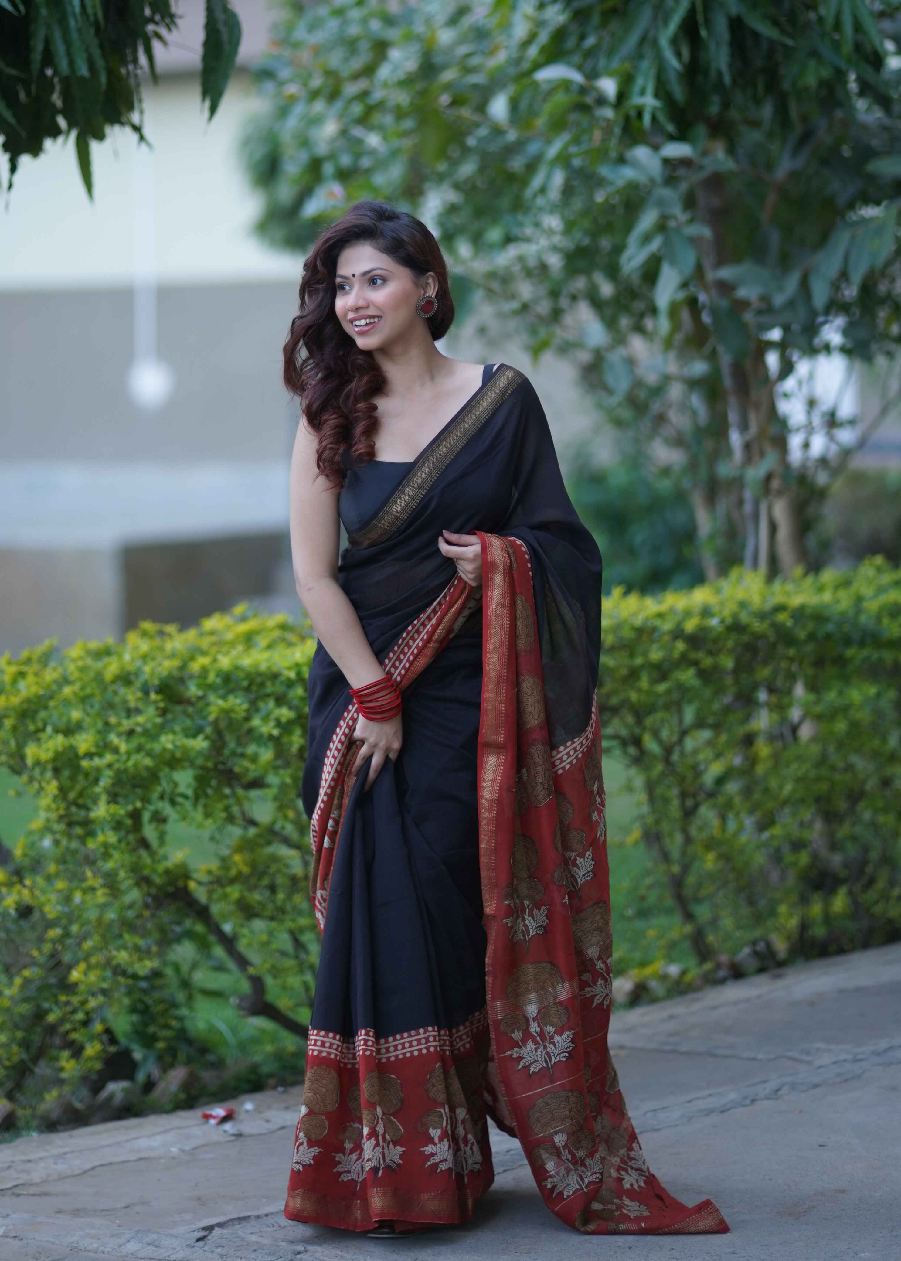 Kamalika- Black Maheshwari Silk Saree