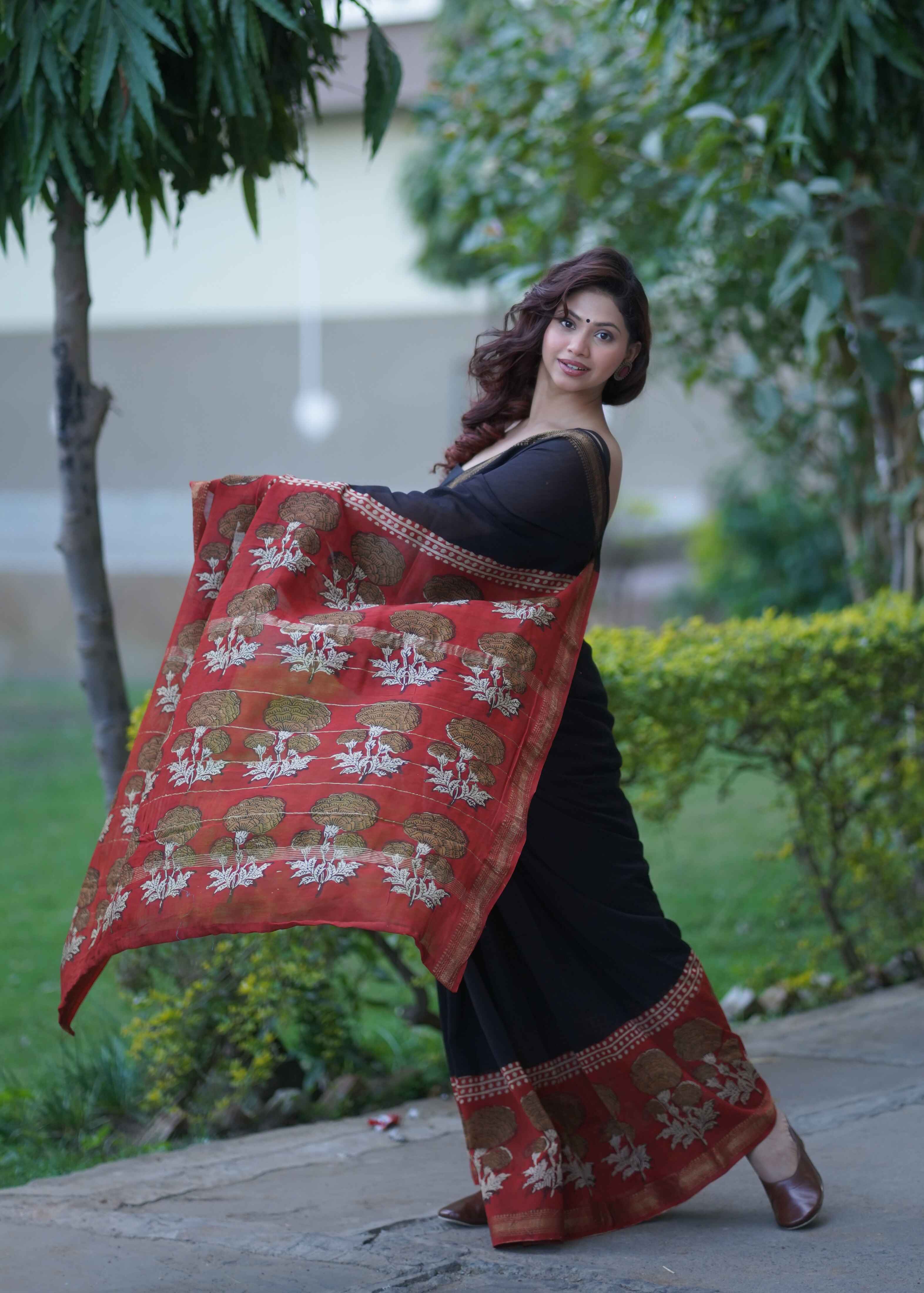 Kamalika- Black Maheshwari Silk Saree