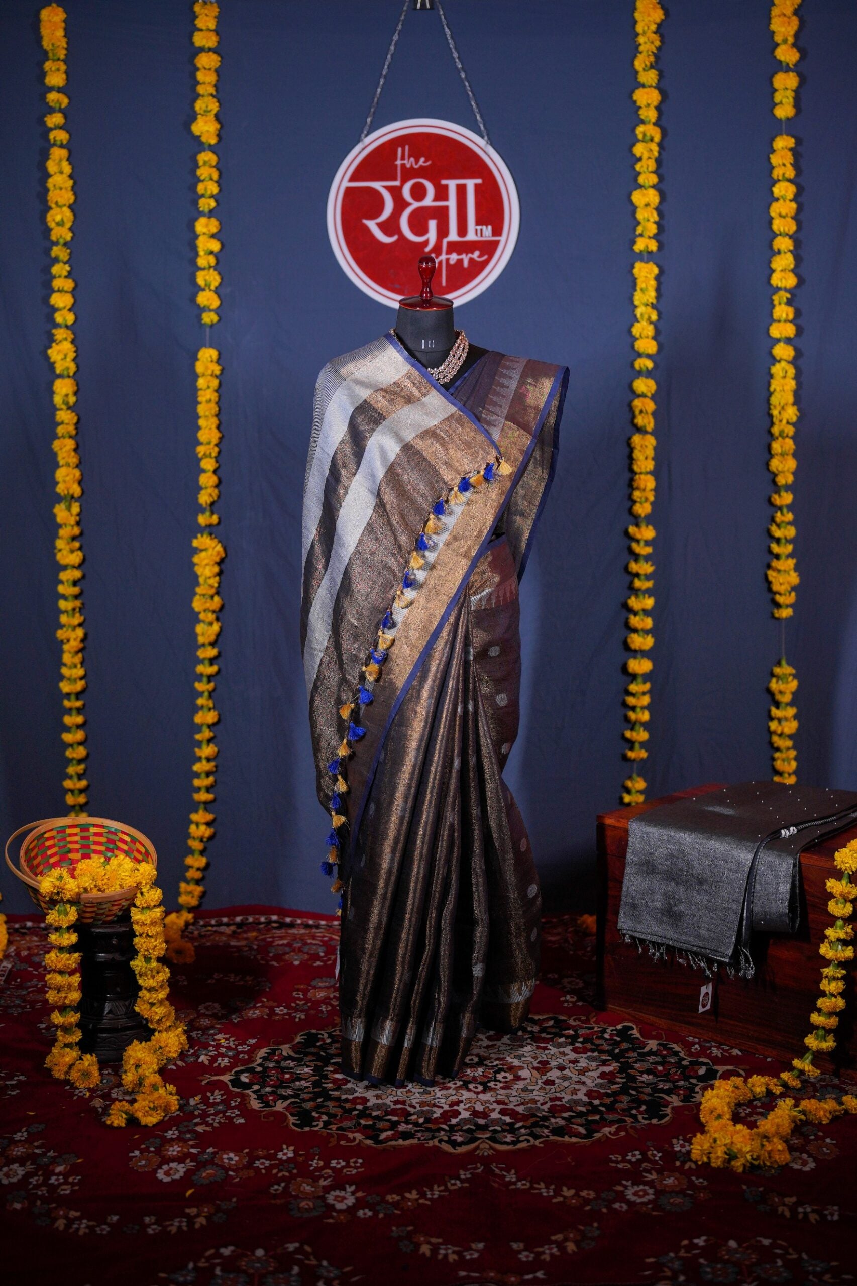 Copper Zari Linen Saree- Chamkeeli