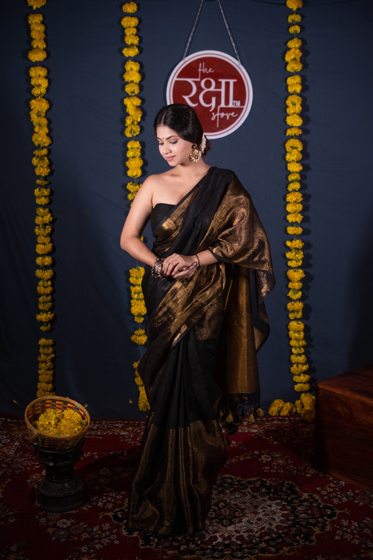 Sumanika- Black/ Copper Linen Saree