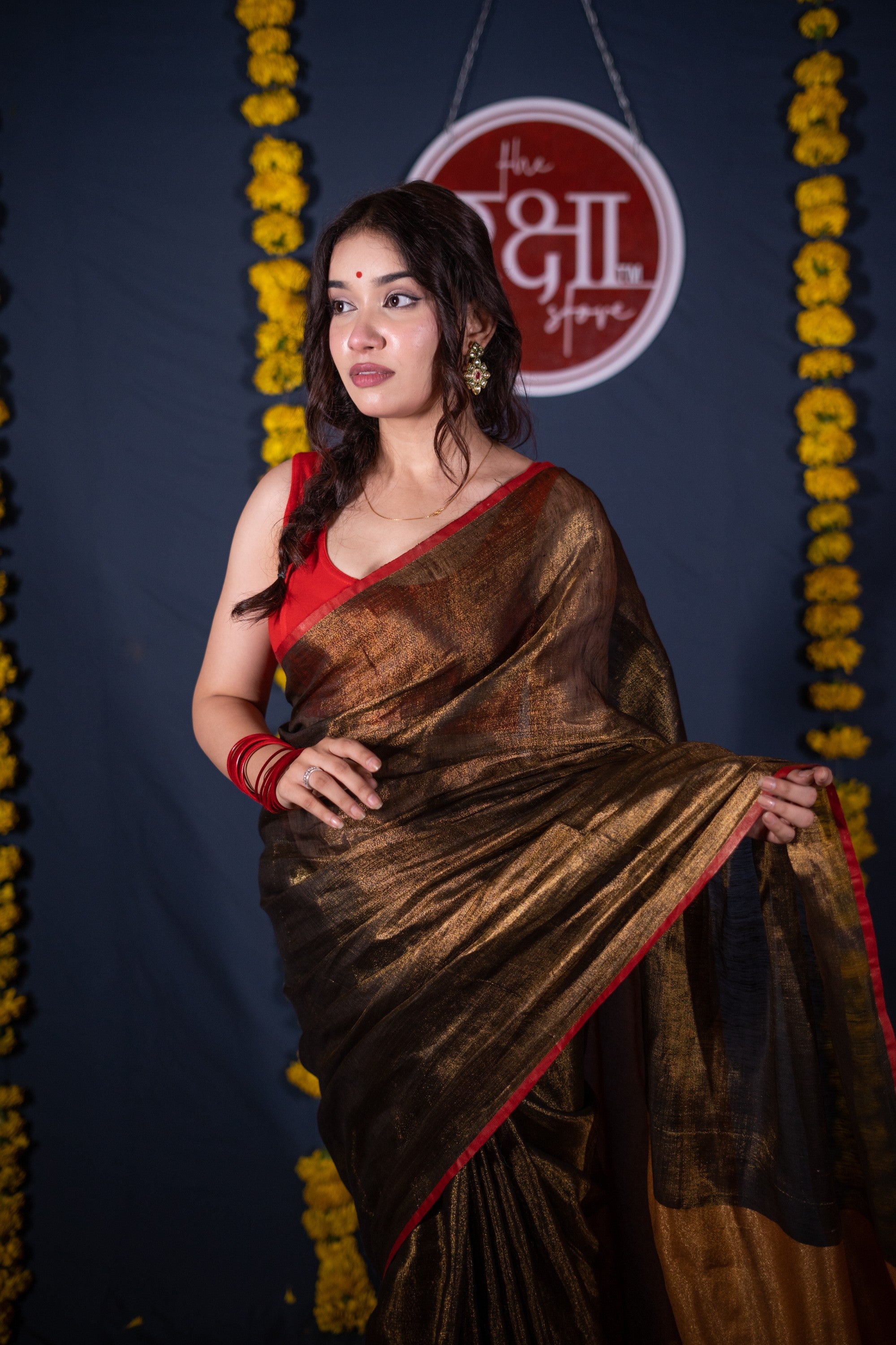 Aabha Kadhai- Copper Zari Linen Saree