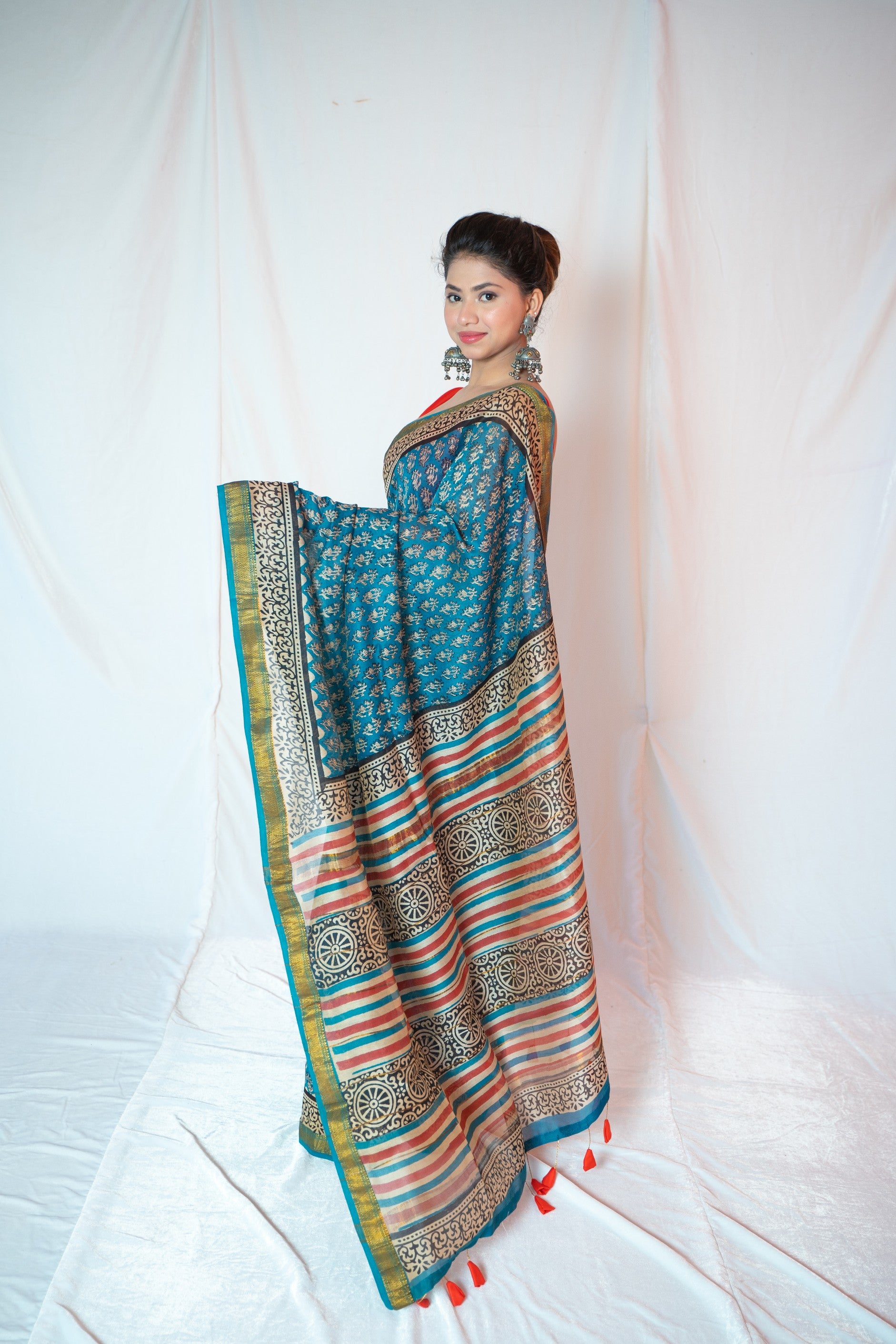 Azure Elegance- Maheshwari Silk Saree