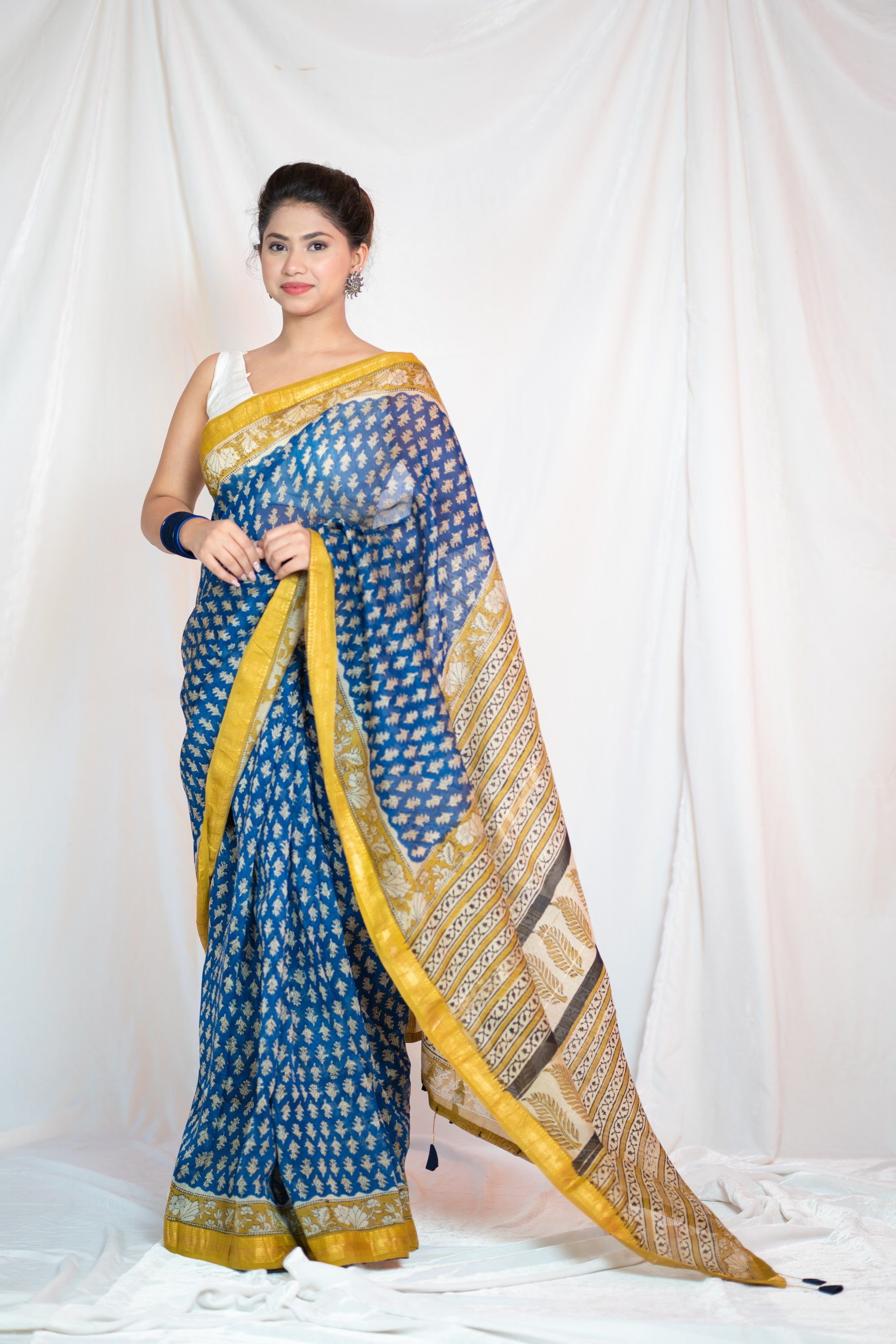 Sunburst Sapphire- Maheshwari Silk Saree