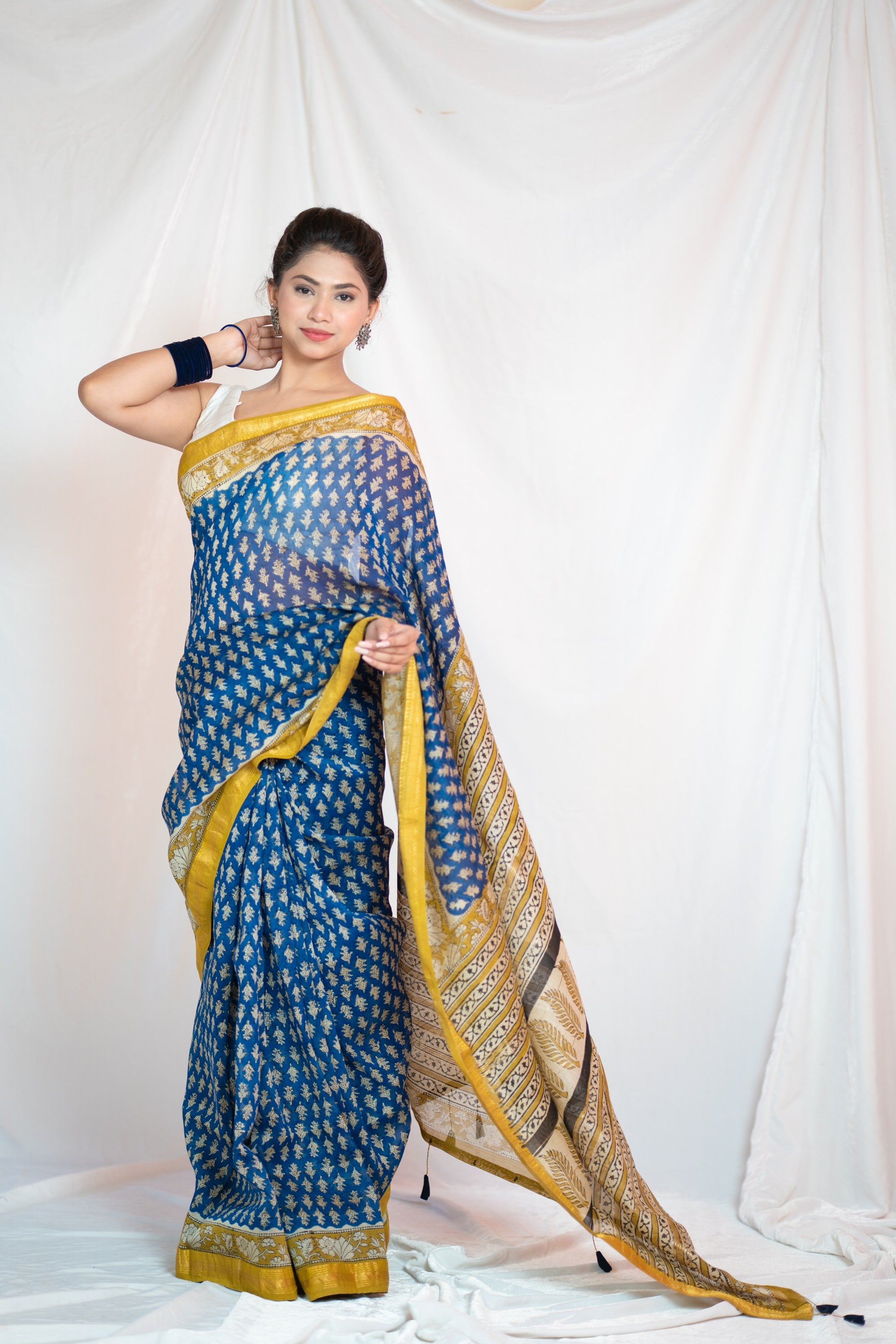 Sunburst Sapphire- Maheshwari Silk Saree