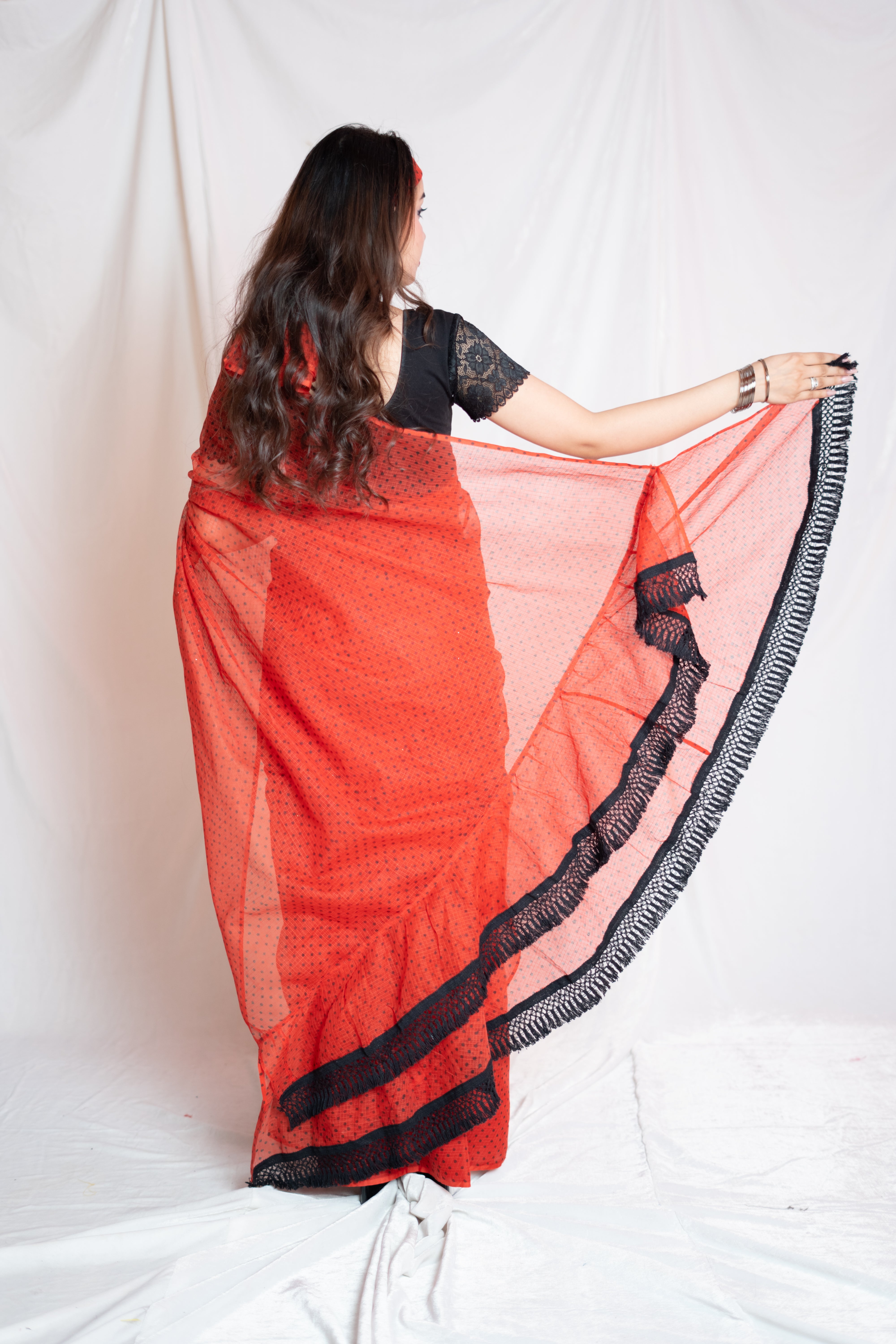 Bhole ri Bindu- Red Kota Doria Saree